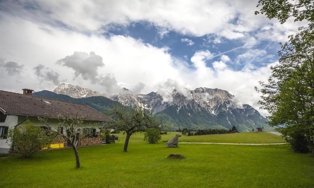 Zum Bergbauer Appartement Mittenwald Buitenkant foto